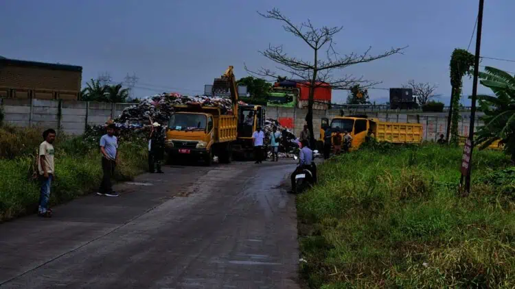 Wujudkan Kabupaten Serang Bebas Sampah, Plt Kepala DLH: Dikumpulkan, Lalu Dibuang ke Pandeglang