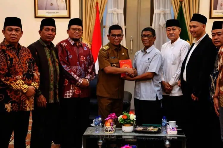 BWA Salurkan Bantuan 100.000 Mushaf Alquran Melalui FSPP Banten