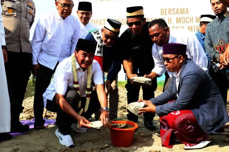 Bupati Tangerang Letakkan Batu Pertama Masjid Ar-Rasyid di Tigaraksa
