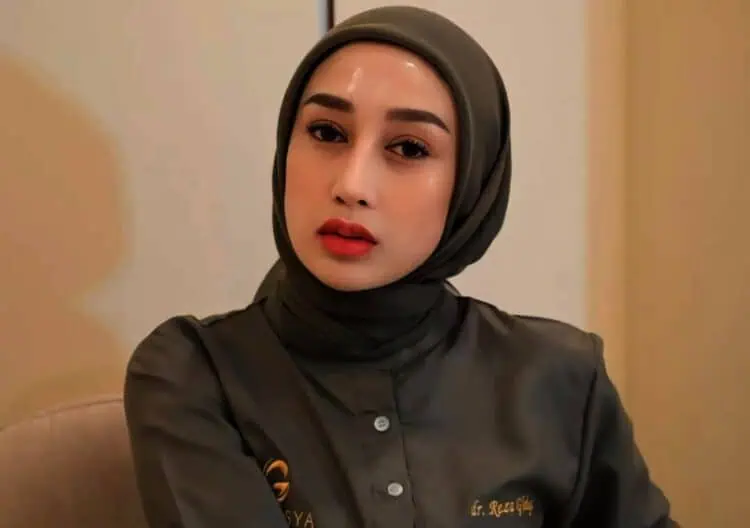 Sakit Hati! Reza Gladys Ogah Berdamai dengan Nikita Mirzani