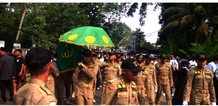 Dimakamkan di TPU Kadupereng, Begini Sosok Ali Fahmi Sumanta Dimata Dimyati dan Iing