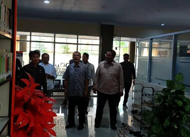Kunjungi STIA Banten, Bonnie Triyana: Peningkatan Kualitas Pendidikan Tidak Bisa Ditawar Lagi