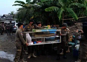 Pemilik Bangunan Liar di Ciputat Terpaksa Pasrah Bedengnya Dirobohkan