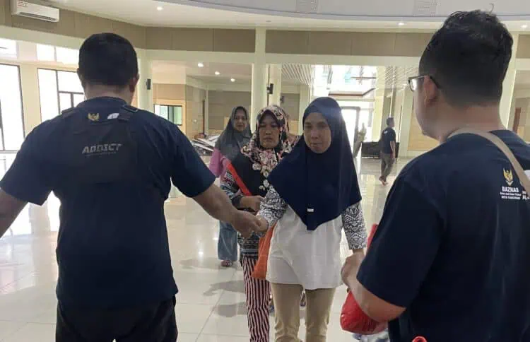 Semangat Berkurban, Ribuan Paket Daging di Masjid Raya Al-Azhom Didistribusikan