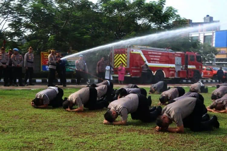 102 Personel Polres Metro Tangerang Kota Naik Pangkat