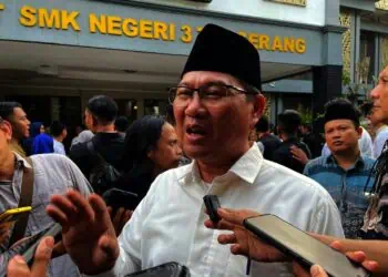 Kantor Disdukcapil Kota Tangerang "Dibanjiri" Warga Jelang Pendaftaran SMA/SMK