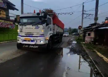 Gusar Larangan Melintas Siang Hari Diabaikan, Wabup Lebak Ancam Sanksi Tegas Truk Tanah
