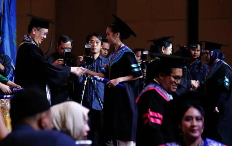 569 Mahasiswa UMN Tangerang Diwisuda