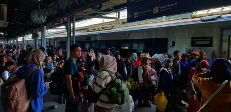 Arus Balik Libur Iduhadha Padat di Kereta Api dan Tol