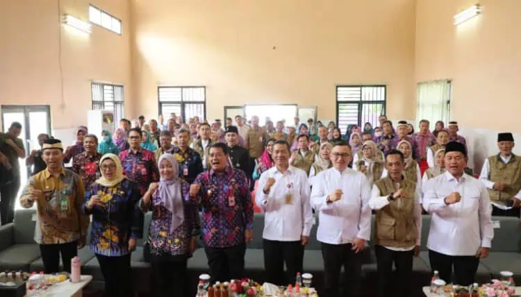 Disambut Bupati dan Wabup, Kadu Agung Dipuji Tim Penilai Lomba Kelurahan Banten