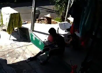 Duh, Anak di Pamulang Dipaksa Berjualan Dengan Kaki Penuh Luka
