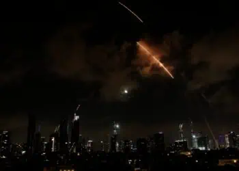 Konflik Iran–Israel Terus Memanas, WNI Siap Dievakuasi
