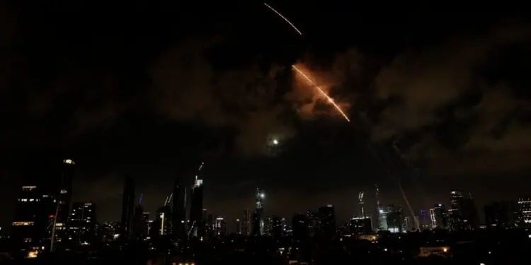 Konflik Iran–Israel Terus Memanas, WNI Siap Dievakuasi