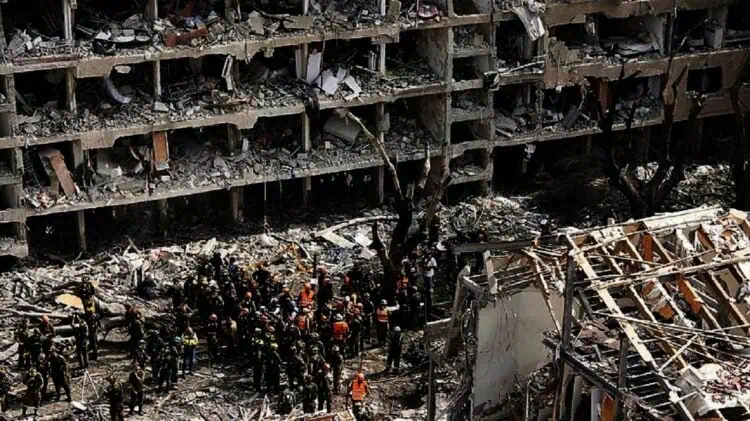 Rudal Iran Serang Kota, Israel Gempur Bandara