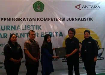 Salurkan Program TJSL, LKBN Antara Gelar Pelatihan Jurnalistik di UNIS