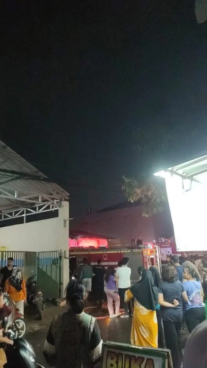 Toko Beras di Batuceper Kota Tangerang Terbakar