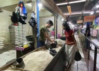 Pedagang di Lebak Tak Jual Beras Premium