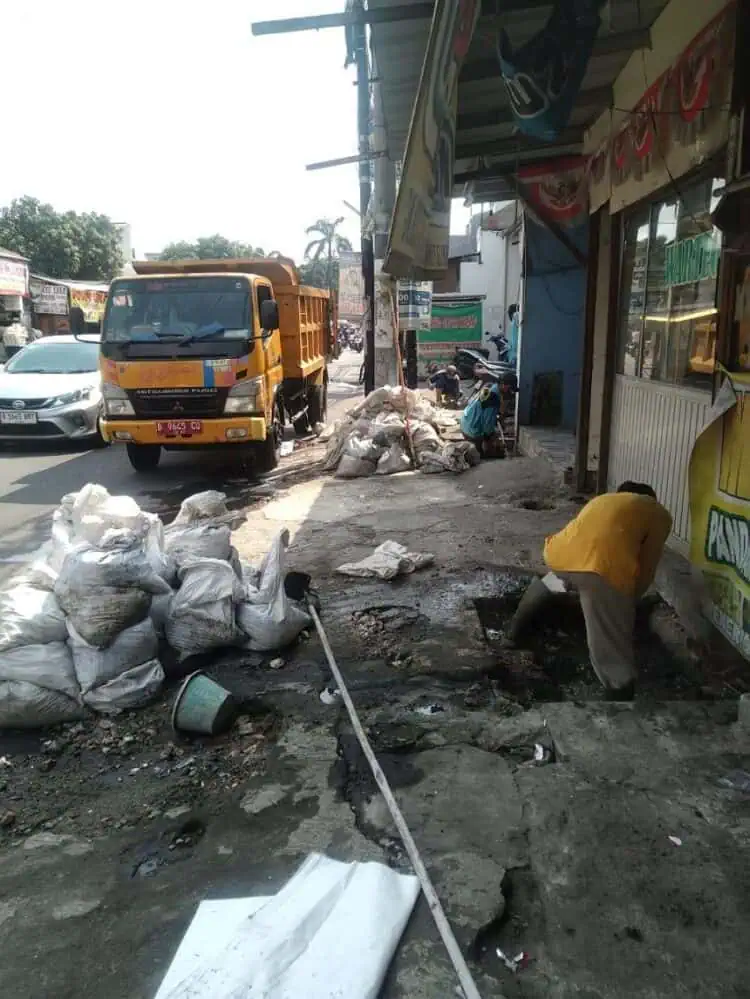 Praktik Penutupan Drainase Akhirnya Dibongkar, Anggota DPRD Apresiasi PUPR Kota Tangerang