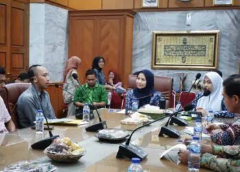 Tersangkut Hukum, Warga Cibetus Mengadu ke Bupati Serang