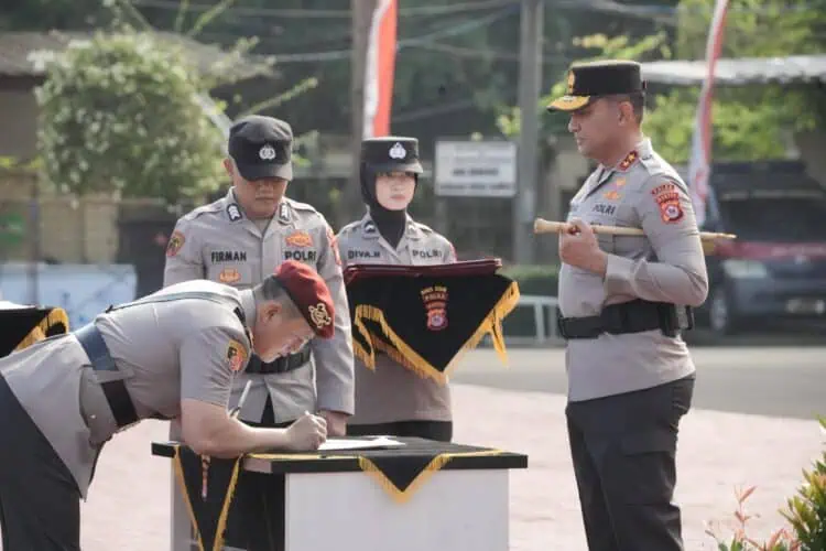 Tongkat Komando Polresta Tangerang Beralih, Kombespol Andi Indra Gantikan Kombespol Baktiar