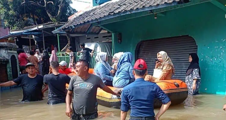 Warga Enam Kecamatan Terdampak Banjir di Kabupaten Tangerang