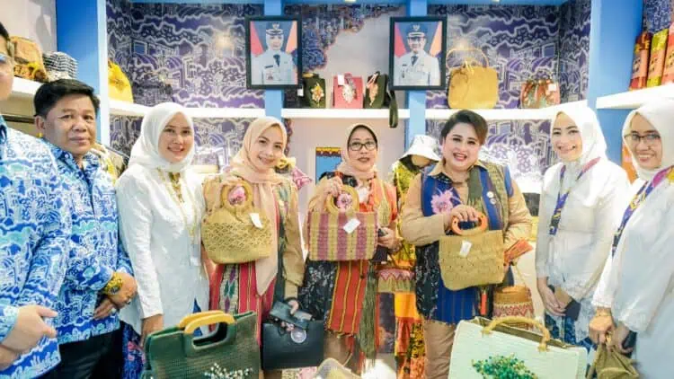 Dekranasda Kabupaten Serang Pamerkan Produk UMKM di Kaltim