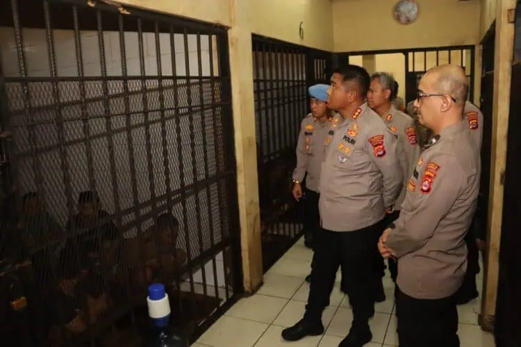 Kapolresta Tangerang Sidak Rutan, Pastikan Tahanan Bisa Tunaikan Shalat Lima Waktu