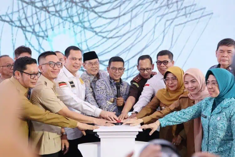 Resmikan Kantor Pusat Bank Banten, Andra: Bayar Pajak Bisa Dicicil