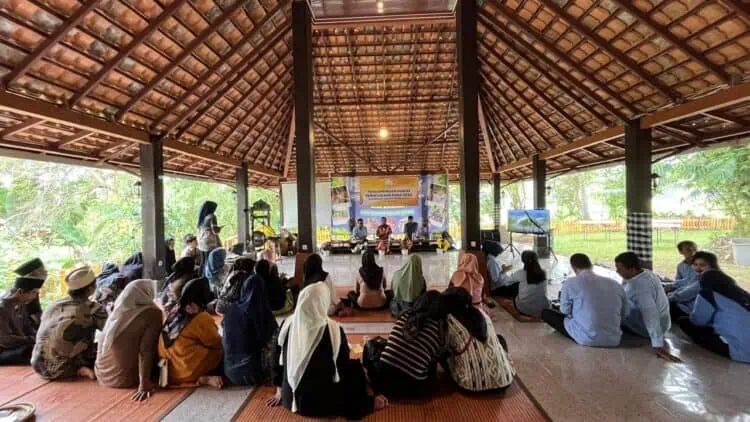 Kejari Pandeglang Beri Pendampingan Hukum Kepada Kades dan Perangkat Desa Bandung