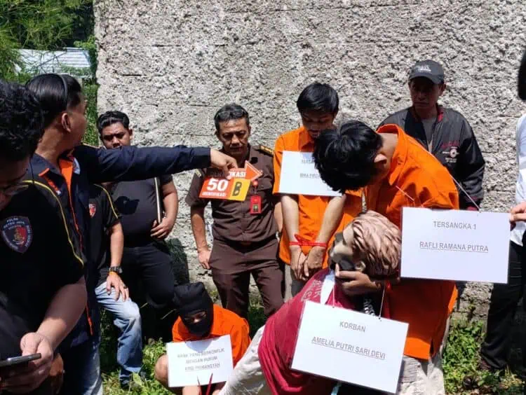 Reka Ulang 75 Adegan Ungkap Pembunuhan Berencana Wanita di Cisauk