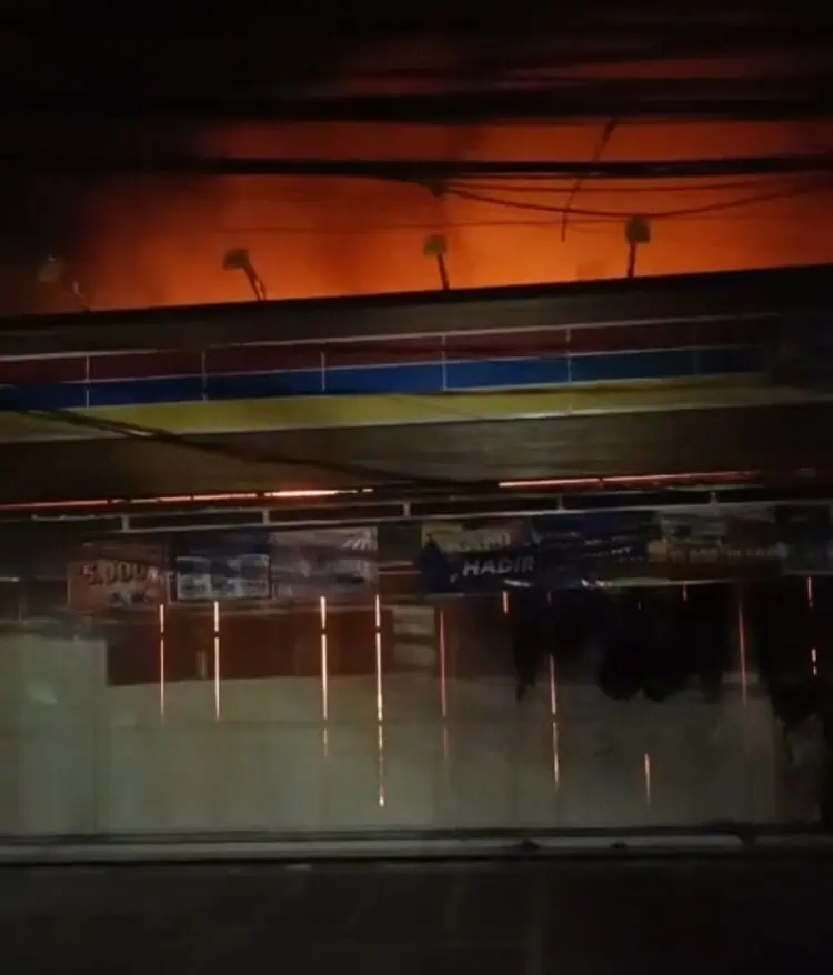 Indomaret di Ciputat Timur Ludes Terbakar, Kerugian Capai Rp600 Juta