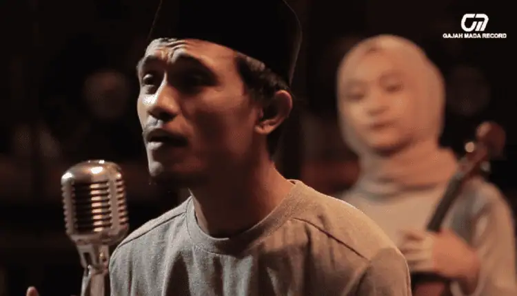 Lirik Lagu Termiskin di Dunia - Valdi Nyonk