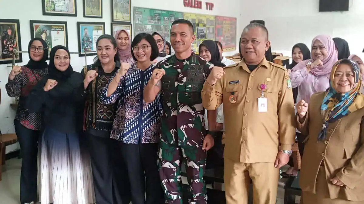 Disnaker Kota Tangerang Gandeng Yonif Mekanis 203/ Arya Kemuning Gelar Pelatihan Menjahit