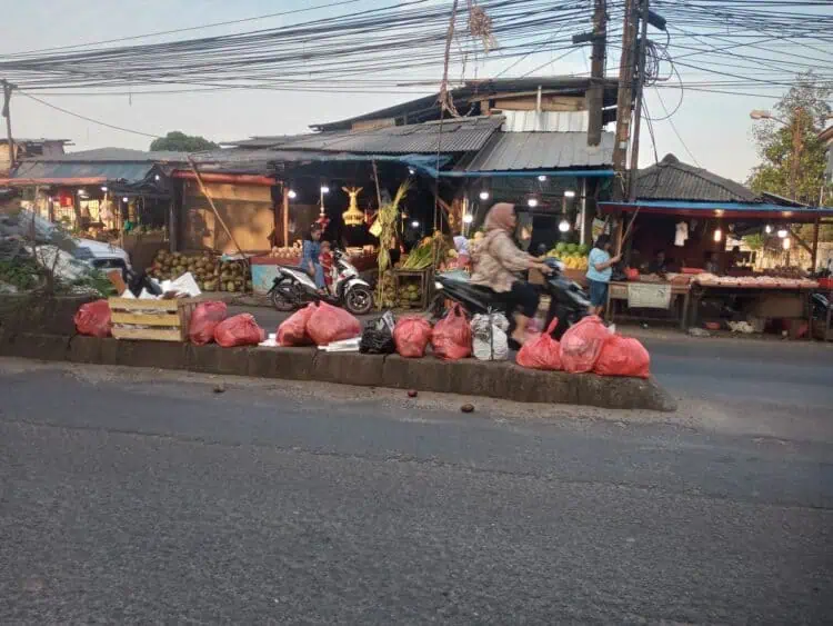 Sampah di Kecamatan Ciledug, Ditindak di Sini Muncul di Sana