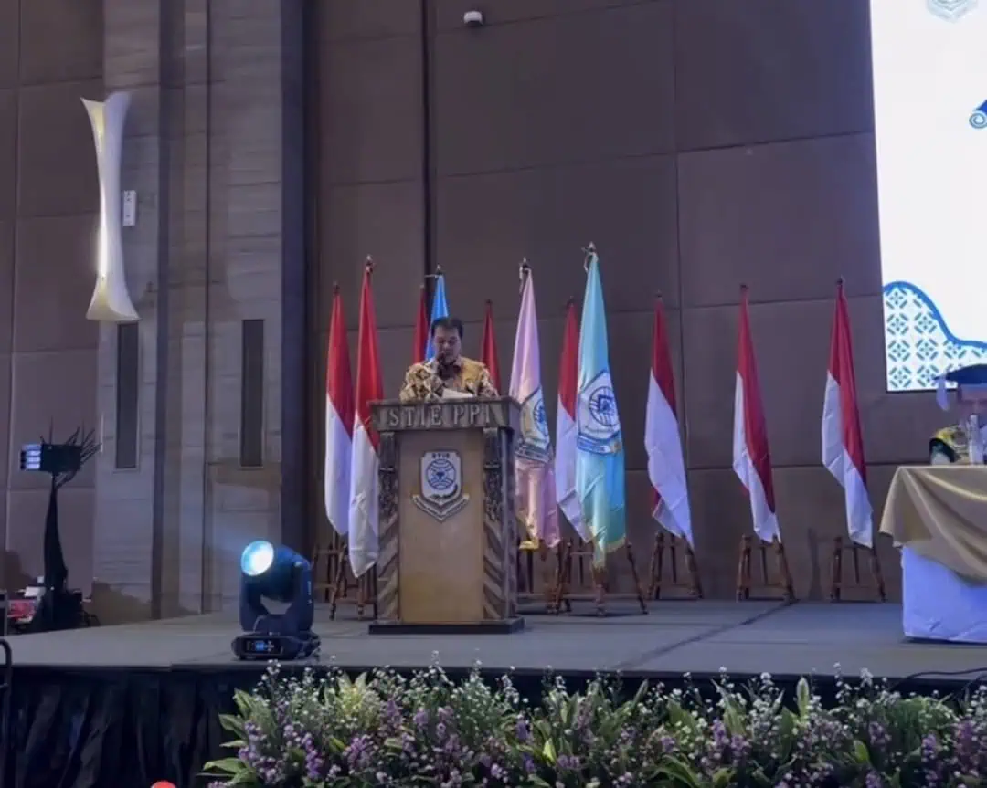 Ratusan Mahasiswa STIE PPI di Wisuda