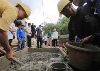 Usai Diterjang Banjir, Pemkot Tangerang Gelar Perbaikan Turap Kali Angke