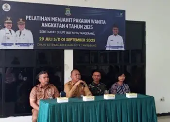 Disnaker Kota Tangerang Gandeng Yonif Mekanis 2023 AK Gelar Pelatihan Menjahit