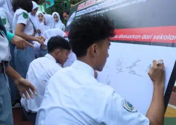 Ribuan Siswa SMK Pustek Deklarasi Anti Tawuran Pelajar Bersama Kapolsek Serpong