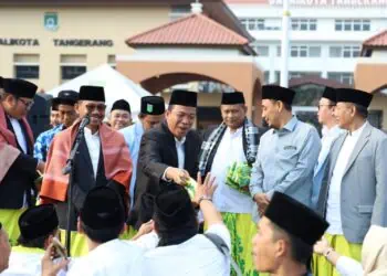 Ketua DPRD Kota Tangerang Ikut Jalan Sarungan