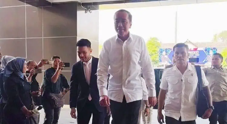Ijazah Jokowi Diuji di Lab Forensik
