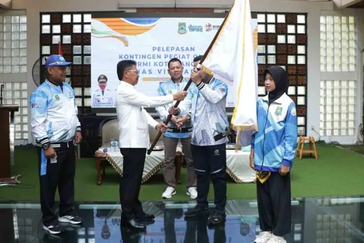 Wali kota Tangerang Lepas Atlet Fornas VIII, Ini Targetnya