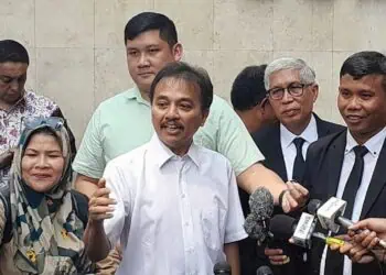 Roy Suryo Minta Polisi Sita Ijazah Jokowi