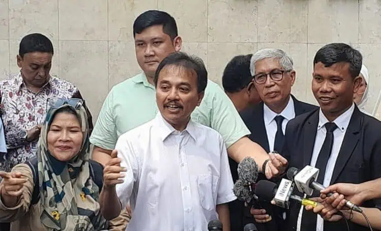 Roy Suryo Minta Polisi Sita Ijazah Jokowi