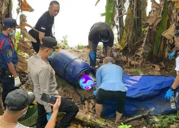 Identitas Mayat dalam Tong Biru yang Mengambang di Sungai Cisadane Belum Terungkap