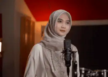 Lirik Lagu Sholawat Anta Syamsun - Alfina Nindiyani