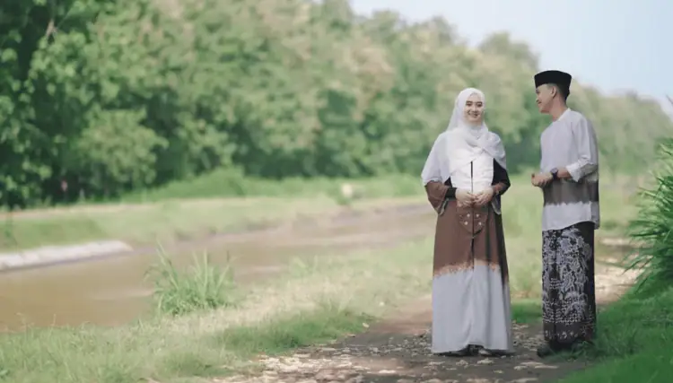 Lirik Lagu Qalbi Fil Madinah-Alfina Nindiyani Feat Danuarta