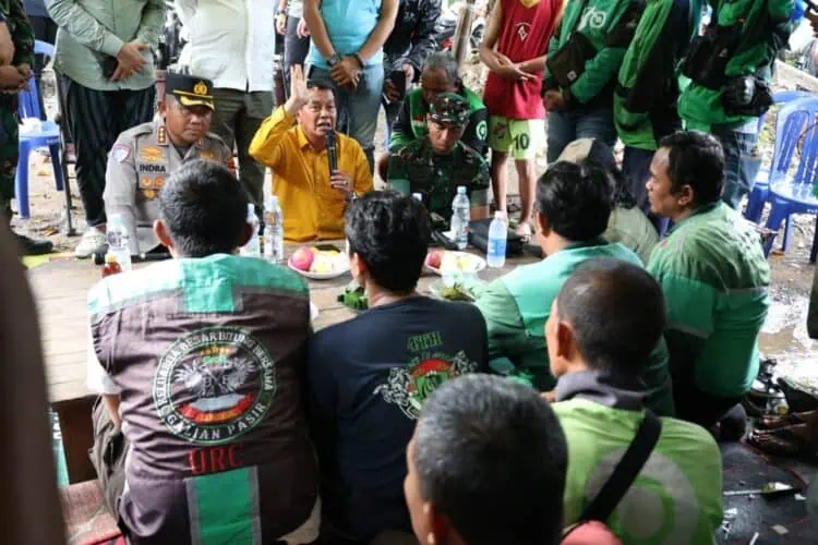Bupati Tangerang Sambangi Markas Ojek Online, Gelar Deklarasi Damai