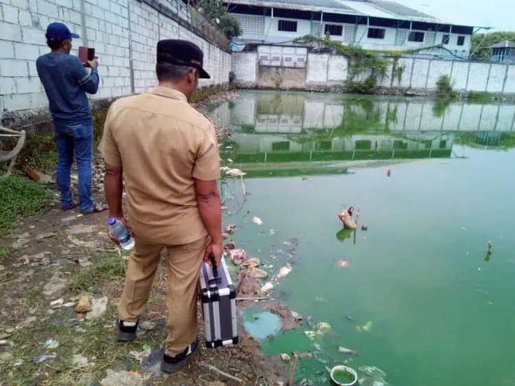 DLH Kota Tangerang Temukan Indikasi Pencemaran di Situ Cangkring