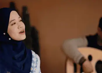 Lirik Lagu Wulidal Musyarrof - Alma Esbeye