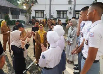 Lepas Duta Paskibra, Bupati Dewi: Terus Berjuang, Jaga Nama Baik Daerah